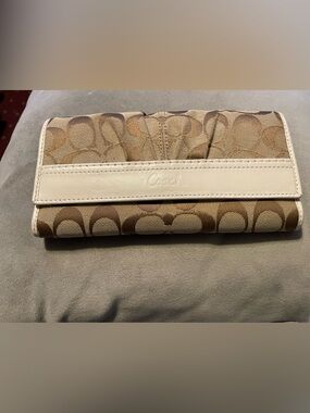 Coach Canvas Wallet in Khaki and Chalk